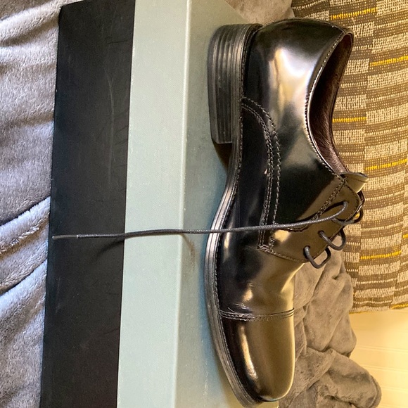 JOHNSTON & MURPHY - Picture 3 of 7